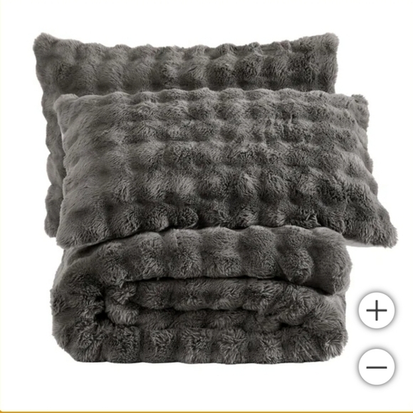 (5)Frye faux-fur 3piece comforter set - Picture 5 of 7